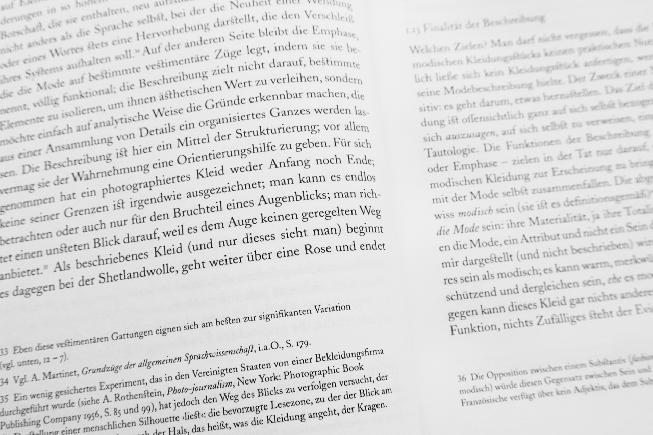 Stephan Kamp: Roland Barthes: »Die Sprache der Mode, Im Reich der Zeichen, Mythen des Alltags«